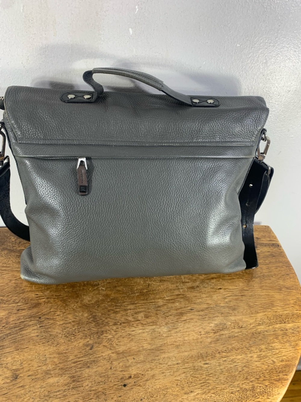 Rudsak made in Canada large unisex computer leather bag - Picture 3 of 14